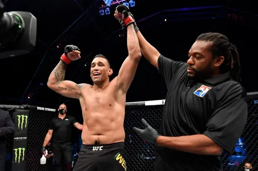 Экс-чемпион UFC Вердум намерен дебютировать в профессиональном боксе