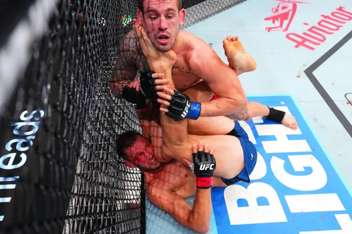 Де Риддер потерпел первое поражение в UFC, проиграв Аллену на турнире в Канаде