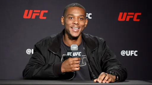 Экс-чемпион UFC Хилл – о возможном бое с Анкалаевым: легкие деньги