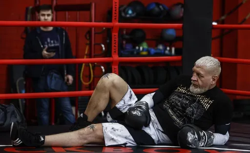 Менеджер Емельяненко: если Александр бросит пить, он сможет еще лет 10 выступать