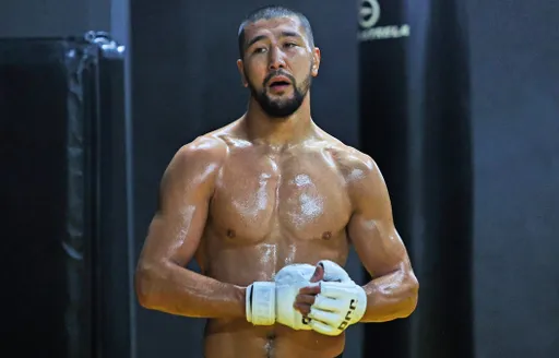 «Хочу доказать, что я могу быть в UFC». Хамзин – об уличных драках за гаджеты, травмах Яна и кулачных боях