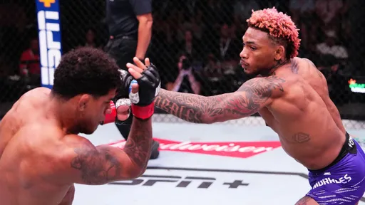 Появилось видео нокаута Моралеса в бою с Бернсом на турнире UFC Vegas 106