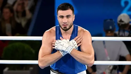 Узбекистанец Джалолов стал двукратным олимпийским чемпионом и завершил любительскую карьеру