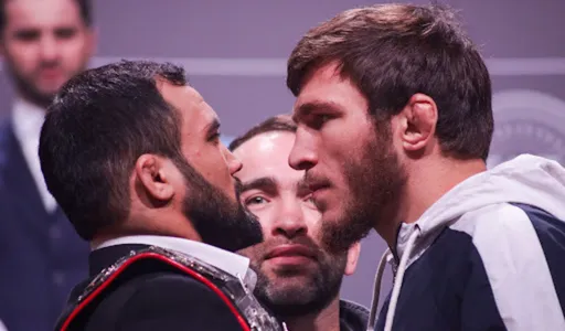 Аббасов победил Пираева и защитил титул чемпиона