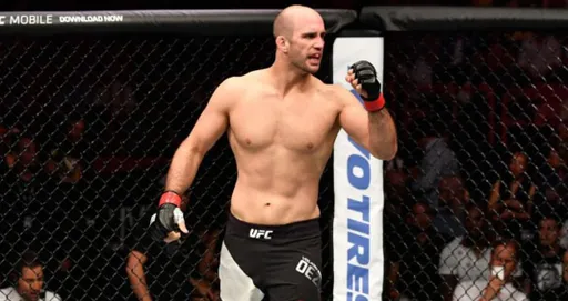 Оздемир нокаутировал Уокера на турнире UFC on ABC 6