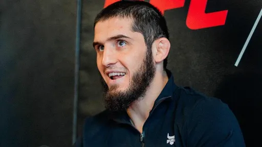 Тренер Махачева рассказал о планах бойца в UFC