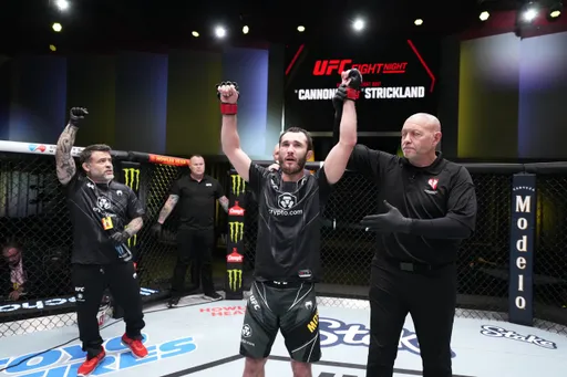 Морозов победил Ньюсона решением судей на турнире UFC Fight Night 216