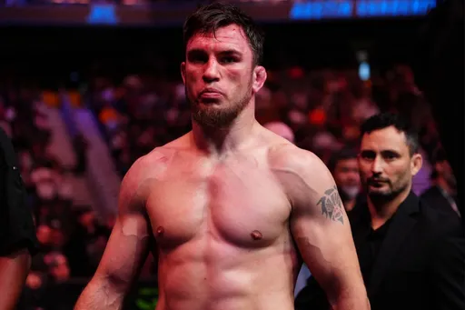 Источник: казахстанец Веретенников проведет следующий бой в UFC 17 мая