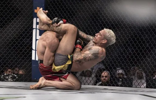 Оливейра: в конце года подерусь с Махачевым за титул UFC