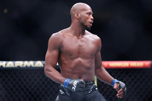 Британский боец UFC Пэйдж вызвал на бой непобежденного эквадорца Моралеса