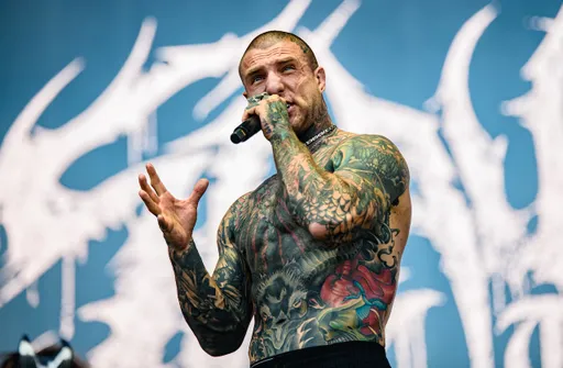 Alex Terrible провел дуэль взглядов с Делано перед дебютом в лиге BKFC