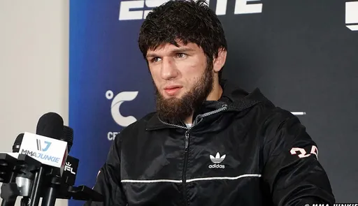 Россиянин Хизриев победил перуанца Барзолу на турнире PFL 6