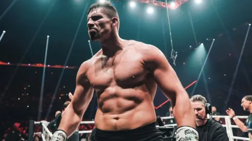 Легенда кикбоксинга Верхувен освободил титул Glory, он может дебютировать в UFC