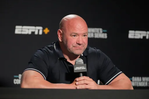 Дана Уайт заявил, что российские бойцы смогут выходить на поединки в UFC с флагом России