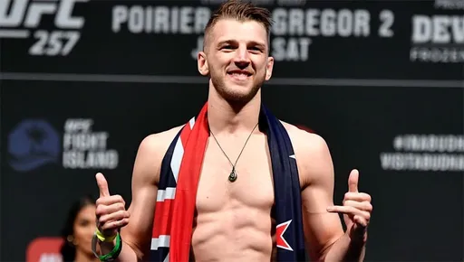 Хукер снялся с боя против Гейджи на UFC 313