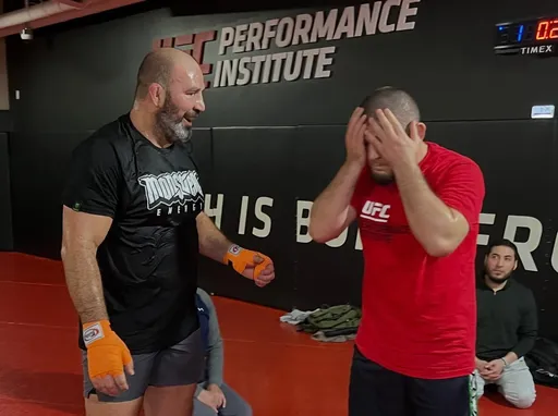 Экс-чемпион UFC Тейшейра поборолся с Хабибом
