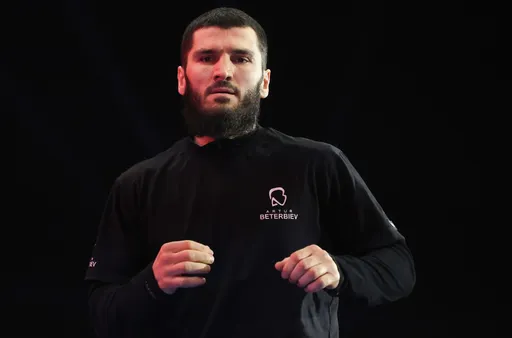 Бетербиев ответил Емельяненко на критику Кремлева