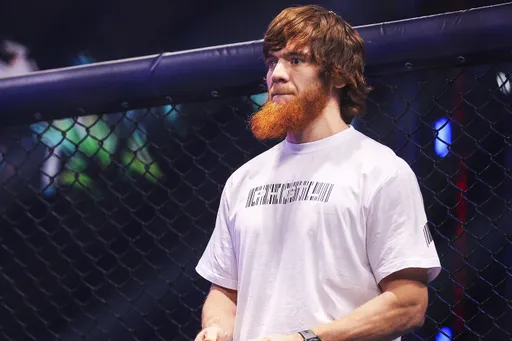 Шара Буллет прокатился на Lamborghini по Абу-Даби перед боем на UFC on ABC 7