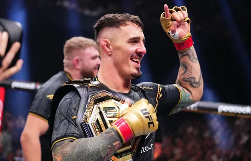 Биспинг назвал чушью информацию о том, что UFC попросил Аспиналла освободить титул