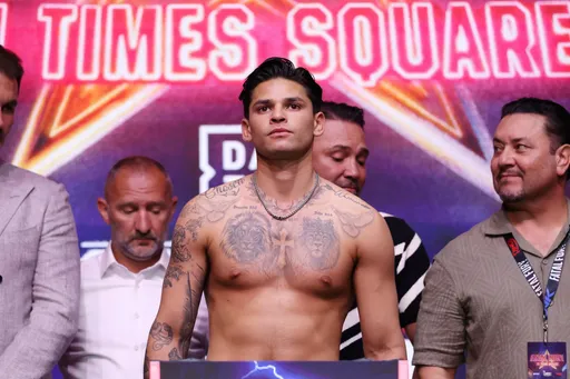 Гарсия проведет бой за титул WBC с Барриосом 21 февраля