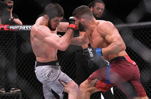 2025 год начнется убойно, нас ожидает битва лучших легковесов UFC: реванш Махачева и Царукяна получил дату