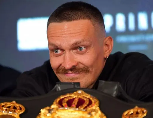 «Тяжелая работа сделана». Усик показал фото со своей подготовки к бою с Фьюри