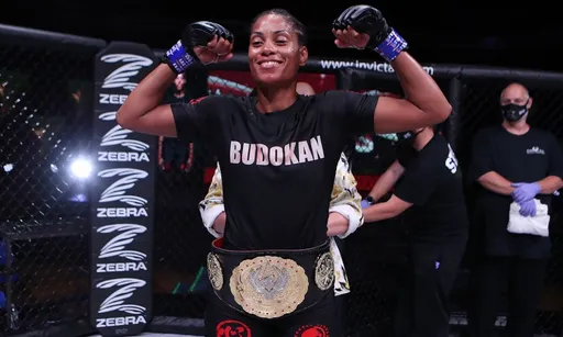 На кону чемпионский титул и контракт с UFC. Где смотреть Invicta 48: Таниша Теннант — Ольга Рубин