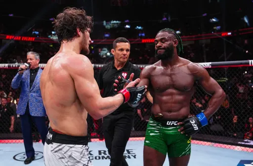 Стерлинг: Евлоев, а не Лопес, должен драться с Волкановски за титул UFC