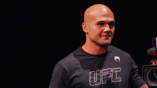 Завершивший карьеру в 2023 году Лоулер вернулся в пул тестирования UFC