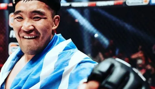 Ондар победил Настюхина на Fight Nights 135 в Элисте