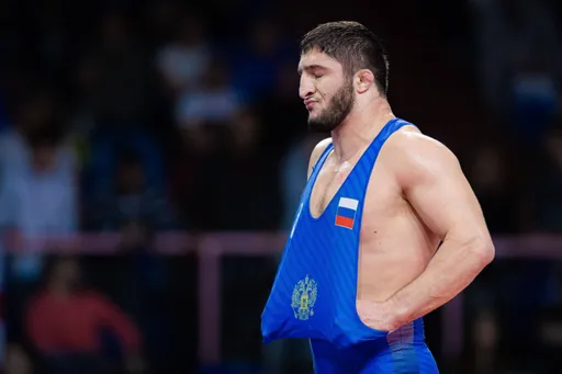 Олимпийский чемпион Садулаев победил Нухаева и вышел в полуфинал турнира «Кубок Ярыгина»