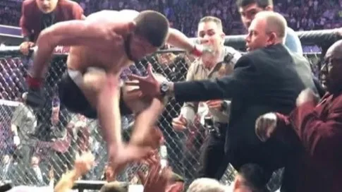 Кириленко – о драке Хабиба с командой Макгрегора: прыгнул так, что можно было сломать обе ноги