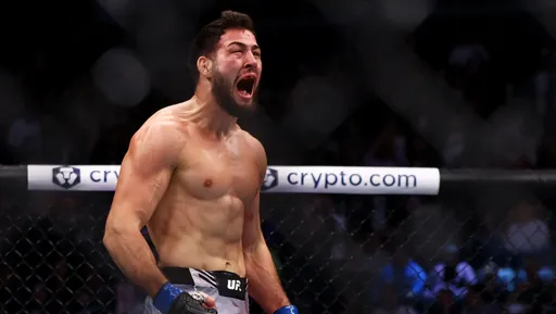 Имавов заявил, что UFC гарантировал ему бой за чемпионский пояс