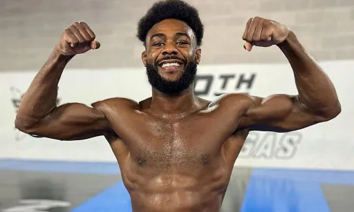 Алджамейн Стерлинг поблагодарил UFC и подколол Петра Яна