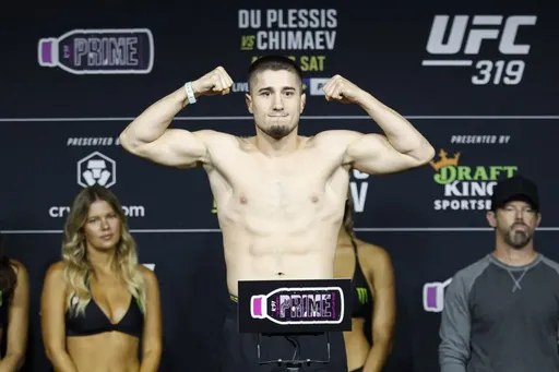 Сусуркаев оказался легче Макконико перед боем на турнире UFC 322
