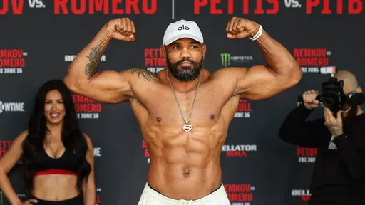 Президент BKFC заявил, что несколько бойцов отказались драться с Ромеро на голых кулаках