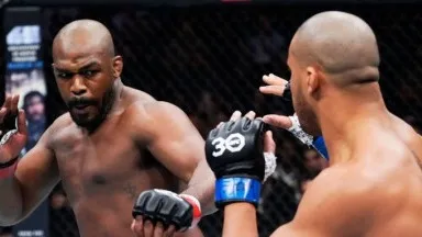 Ковингтон предположил, что Джонс подкупил Гана на UFC 285