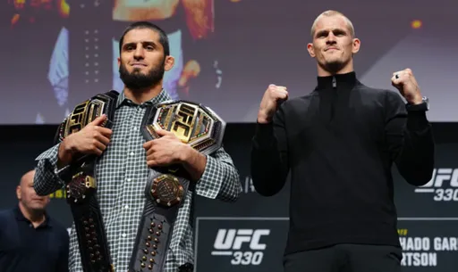 Махачев и Гэрри провели битву взглядов перед титульным боем на UFC 330