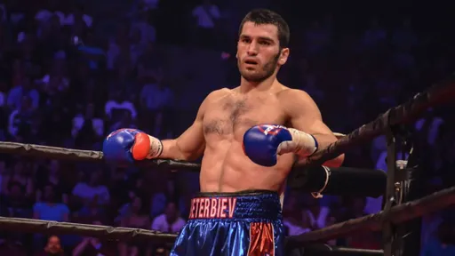 Бетербиев лишится титула WBO, если откажется от боя против Ярда