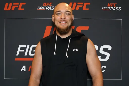 ESPN: Уокер и Усман проведут бой 12 октября на турнире UFC в Рио-де-Жанейро