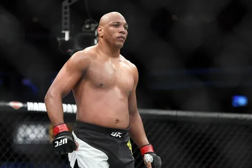 UFC дисквалифицировал де Лиму на год за допинг