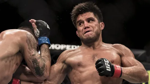 Сехудо предложил Уайту заменить Стерлинга в бою против О'Мэлли на UFC 292