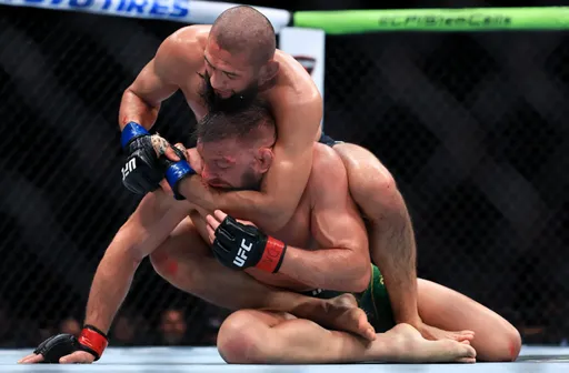 Бывший чемпион UFC Круз: Дю Плесси и Чимаев – бойцы совершенно разного уровня