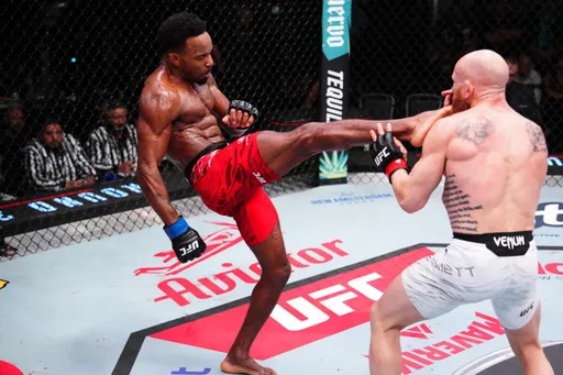 Мерфи победил Эмметта в главном бою турнира UFC Vegas 105