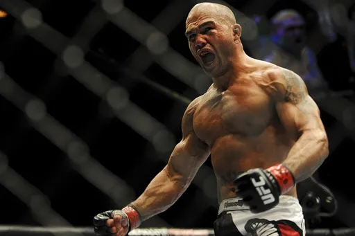 Лоулер получил травму и не выступит на UFC 282