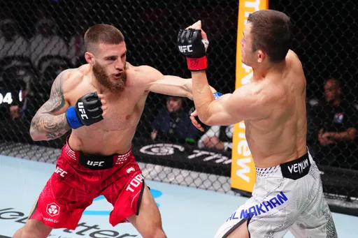Старший брат звезды UFC нейтрализовал опасного казахстанского нокаутера: Топурия оказался сильнее Алмахана