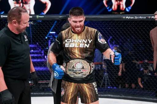 Эблин нокаутировал Эдвардса и защитил титул чемпиона Bellator