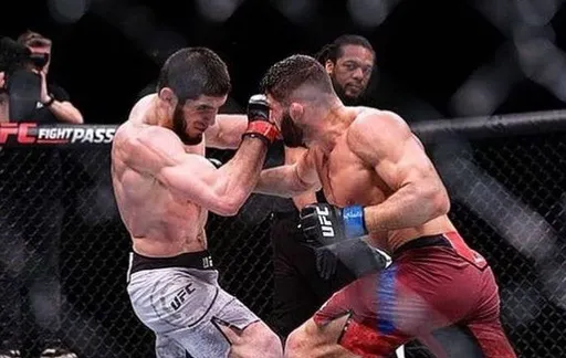 Царукян пообещал уничтожить чемпиона UFC Махачева в реванше