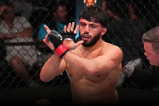 Гейджи обошел Царукяна в рейтинге легкого веса UFC
