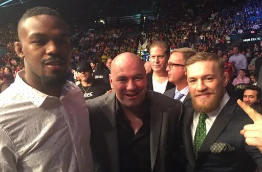 Чемпион UFC Джонс высказался в адрес Макгрегора